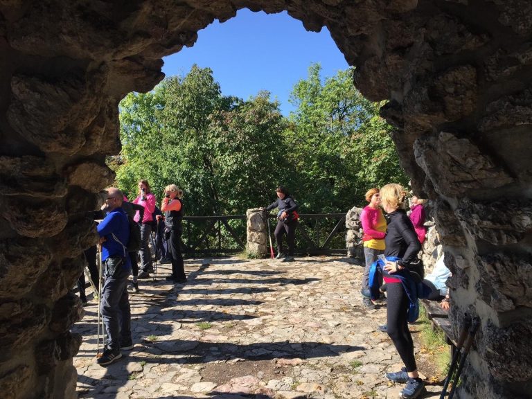 Nyári edzések – nordic walking edzés a Budai-hegyekben